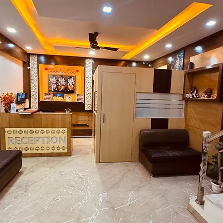 Cottage Lord Krishna Walking Distance From New Delhi Railway Station